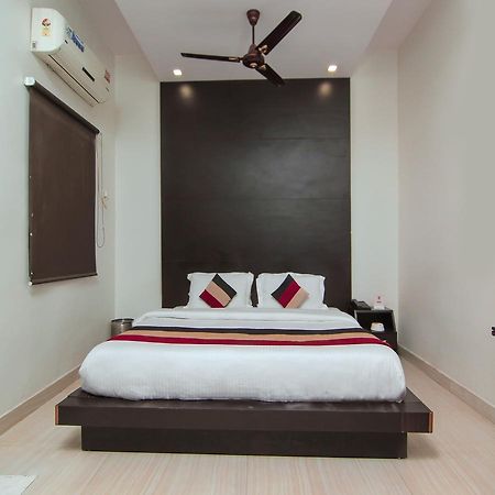 Oyo 1358 Hotel Crossroad Lucknow Eksteriør bilde