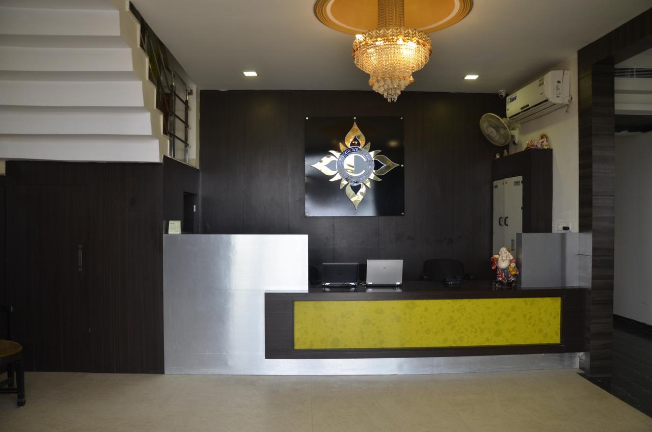 Oyo 1358 Hotel Crossroad Lucknow Eksteriør bilde