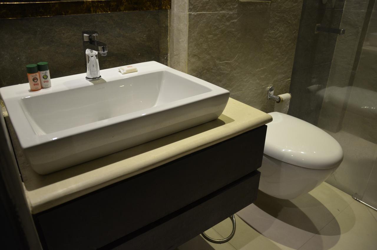 Oyo 1358 Hotel Crossroad Lucknow Eksteriør bilde