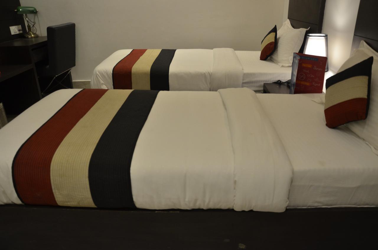 Oyo 1358 Hotel Crossroad Lucknow Eksteriør bilde
