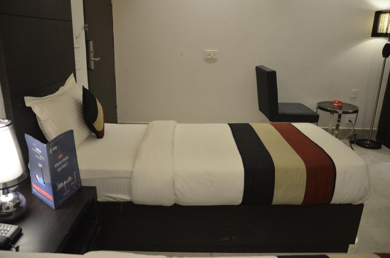 Oyo 1358 Hotel Crossroad Lucknow Eksteriør bilde