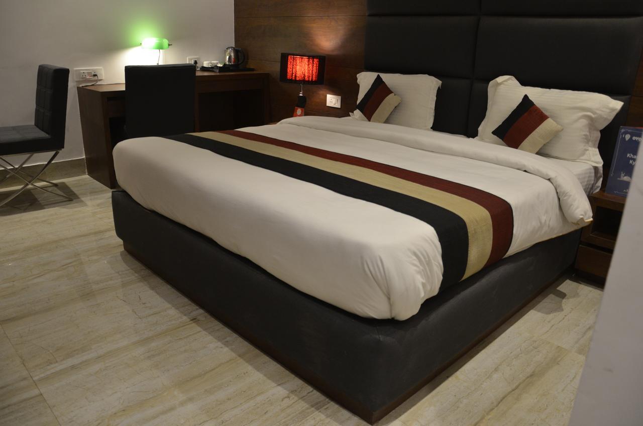 Oyo 1358 Hotel Crossroad Lucknow Eksteriør bilde