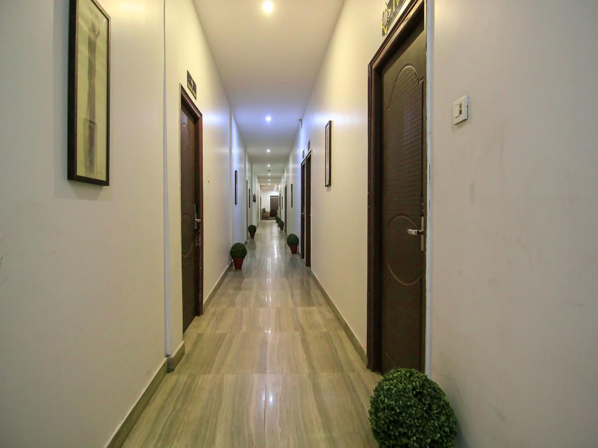 Oyo 1358 Hotel Crossroad Lucknow Eksteriør bilde