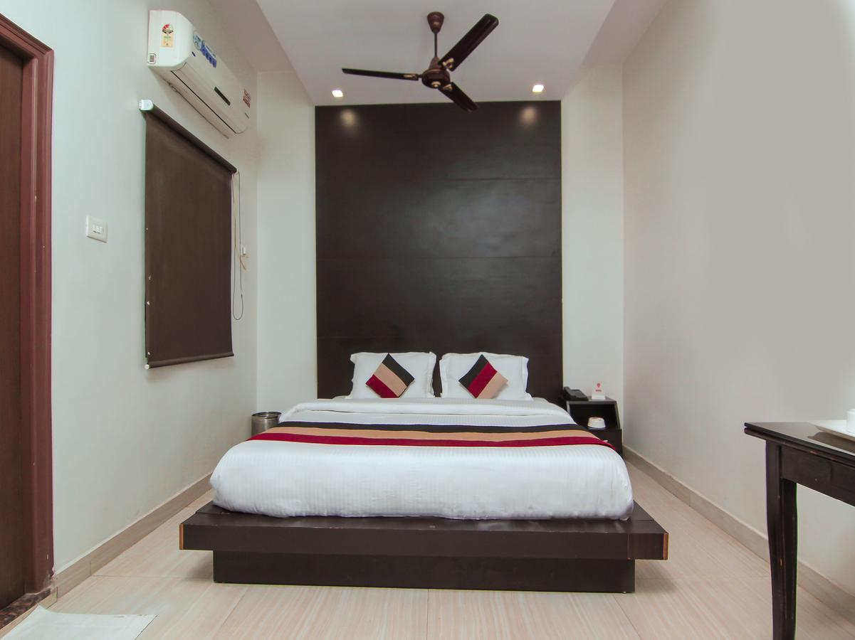 Oyo 1358 Hotel Crossroad Lucknow Eksteriør bilde