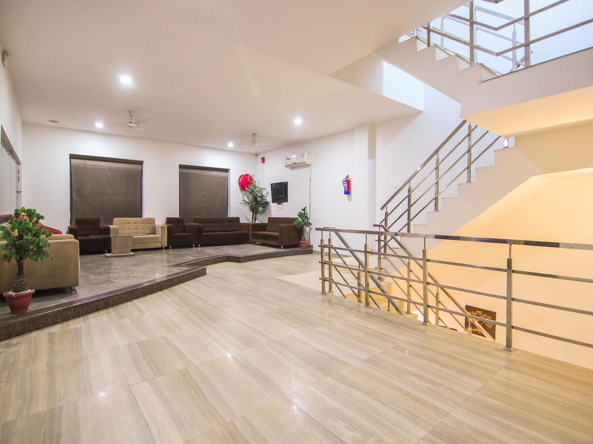 Oyo 1358 Hotel Crossroad Lucknow Eksteriør bilde