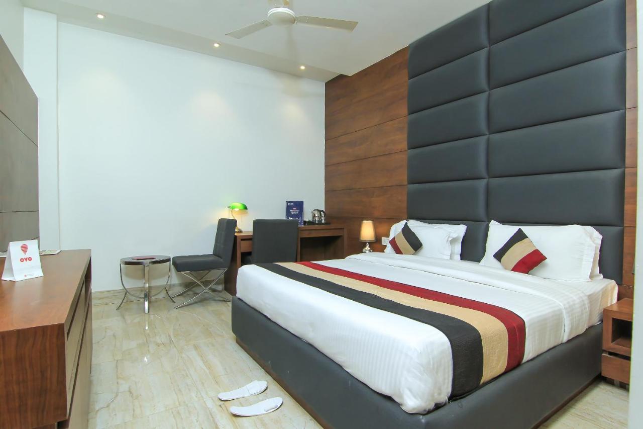Oyo 1358 Hotel Crossroad Lucknow Eksteriør bilde
