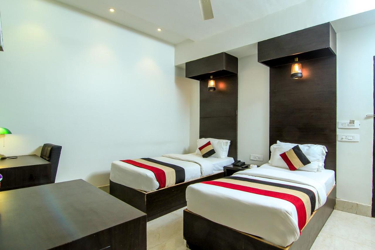 Oyo 1358 Hotel Crossroad Lucknow Eksteriør bilde