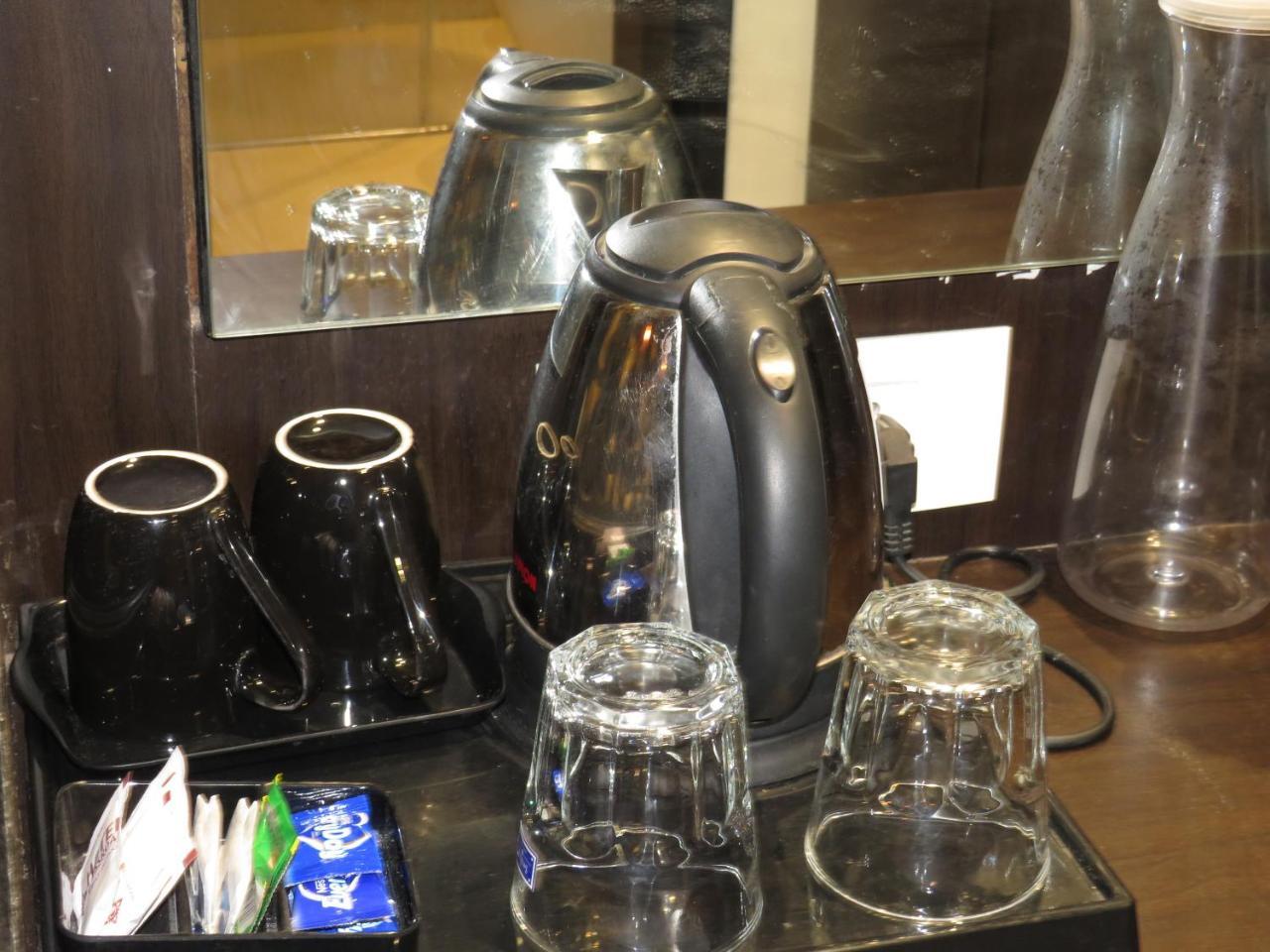 Oyo 1358 Hotel Crossroad Lucknow Eksteriør bilde